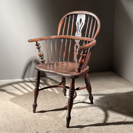 Elegant Walnut Simplicity Chair